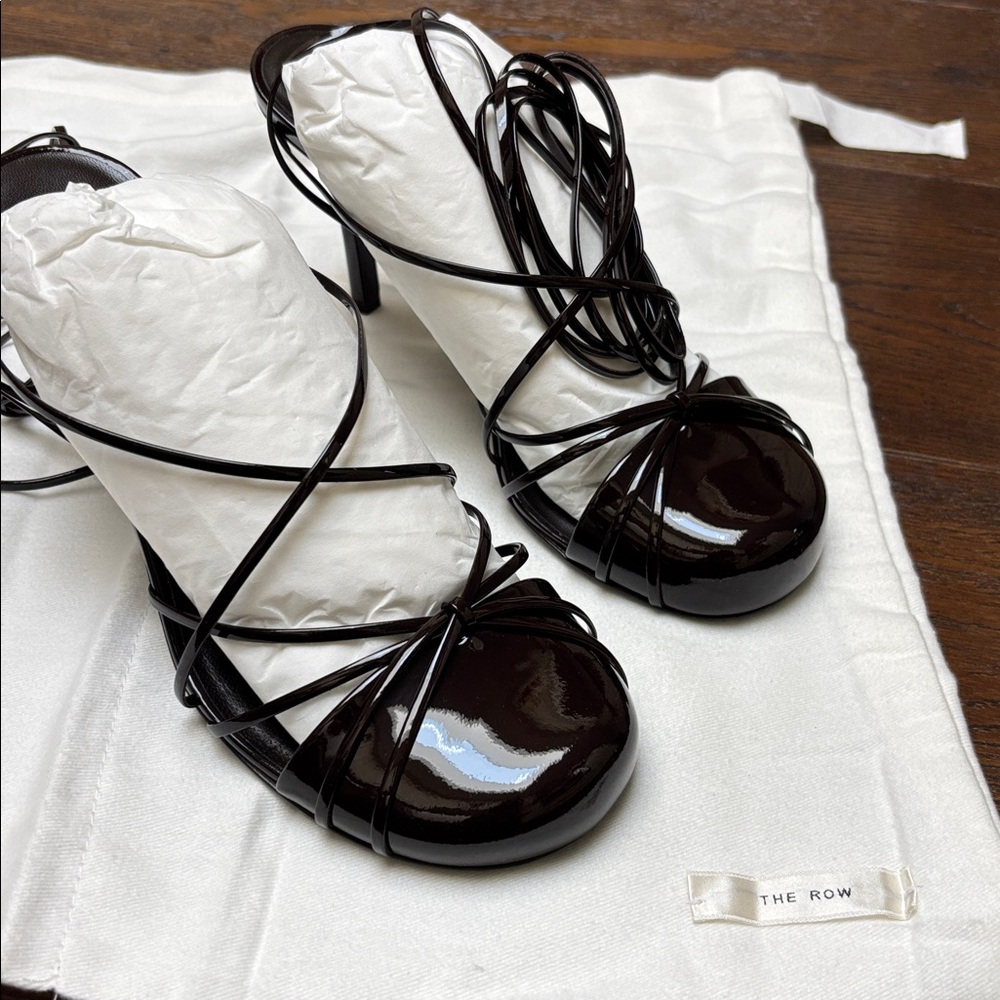 THE ROW LACE UP HEELS - Joan - Espresso Patent Leather - size 37 - brand new